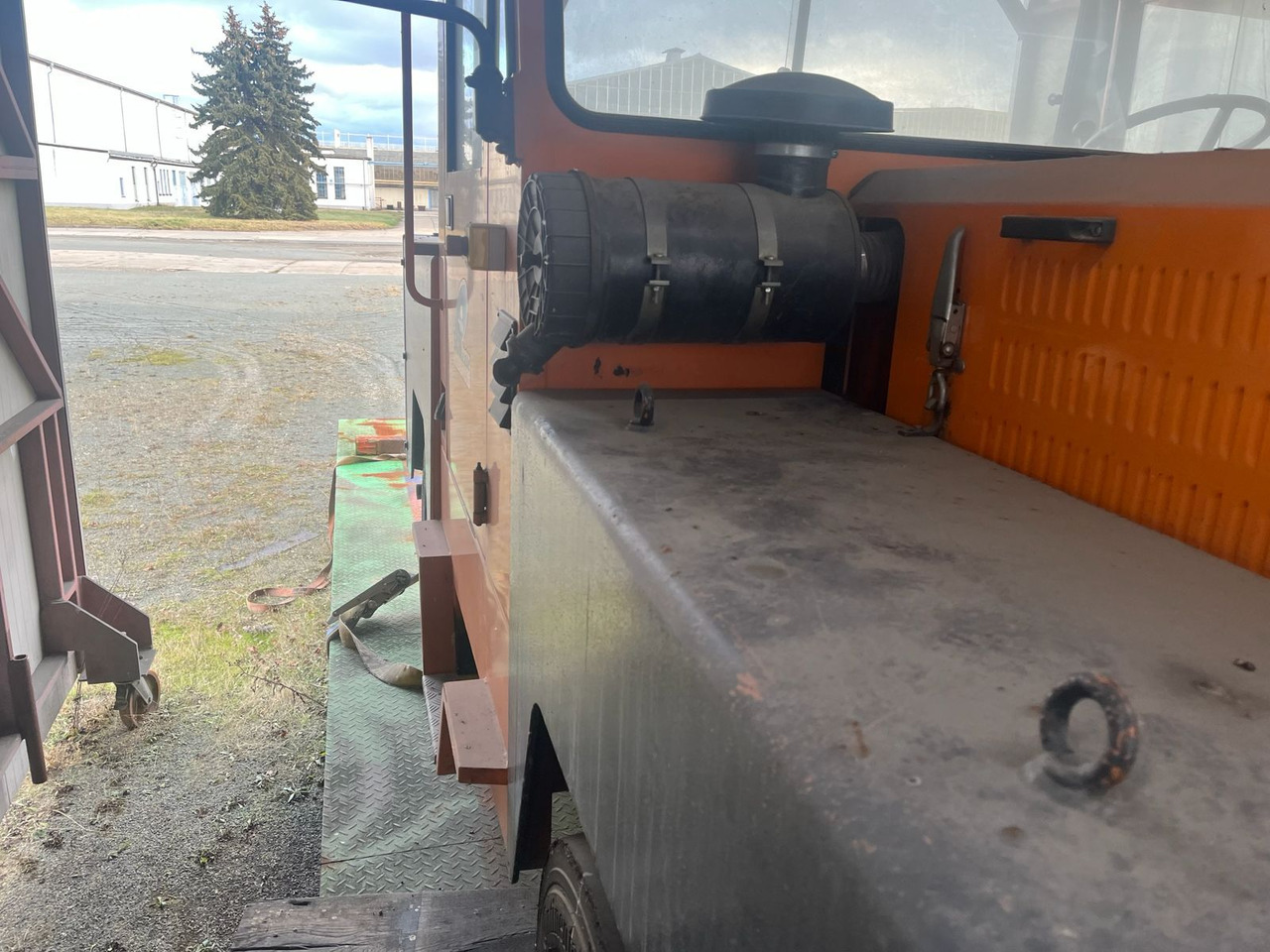 ATA 8500 4X4 - Аеродромний тягач: фото 3 ATA 8500 4X4 - Аеродромний тягач: фото 3