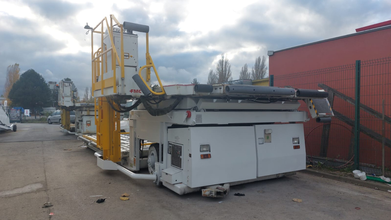 FMC loader Commander 15 Universal Main Deck - Навантажувач контейнерів і палет: фото 2 FMC loader Commander 15 Universal Main Deck - Навантажувач контейнерів і палет: фото 2