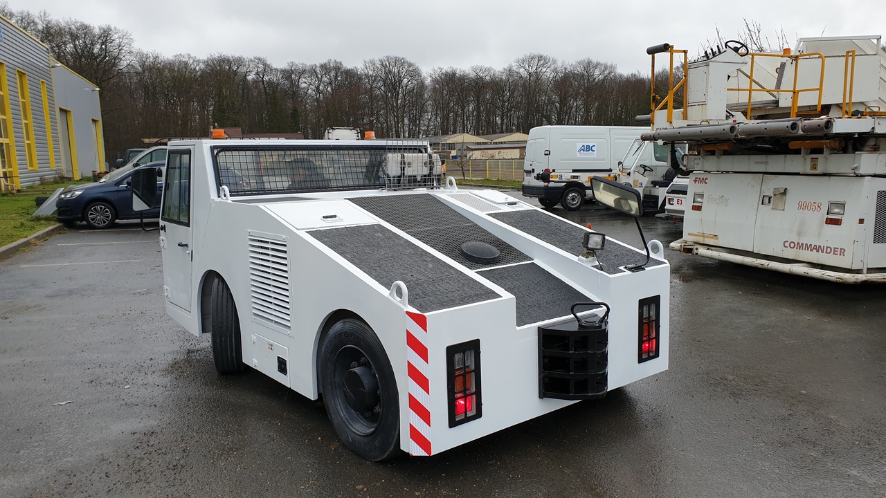 Аеродромний тягач SOVAM K100: фото 6