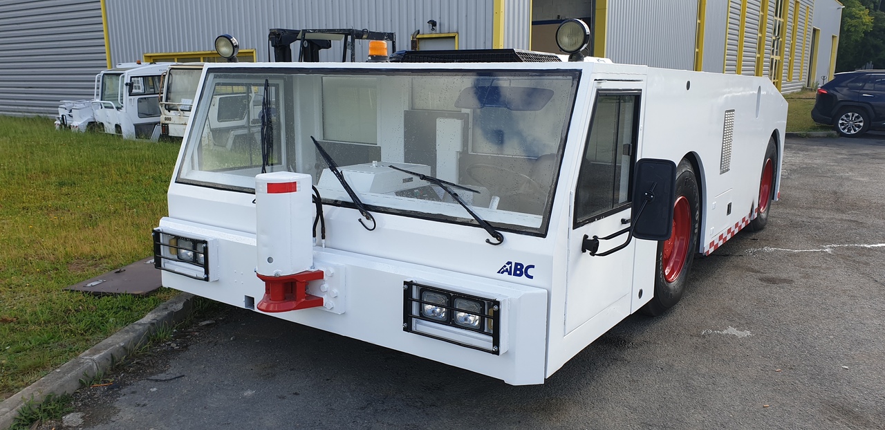 SOVAM K250 - Аеродромний тягач: фото 3 SOVAM K250 - Аеродромний тягач: фото 3