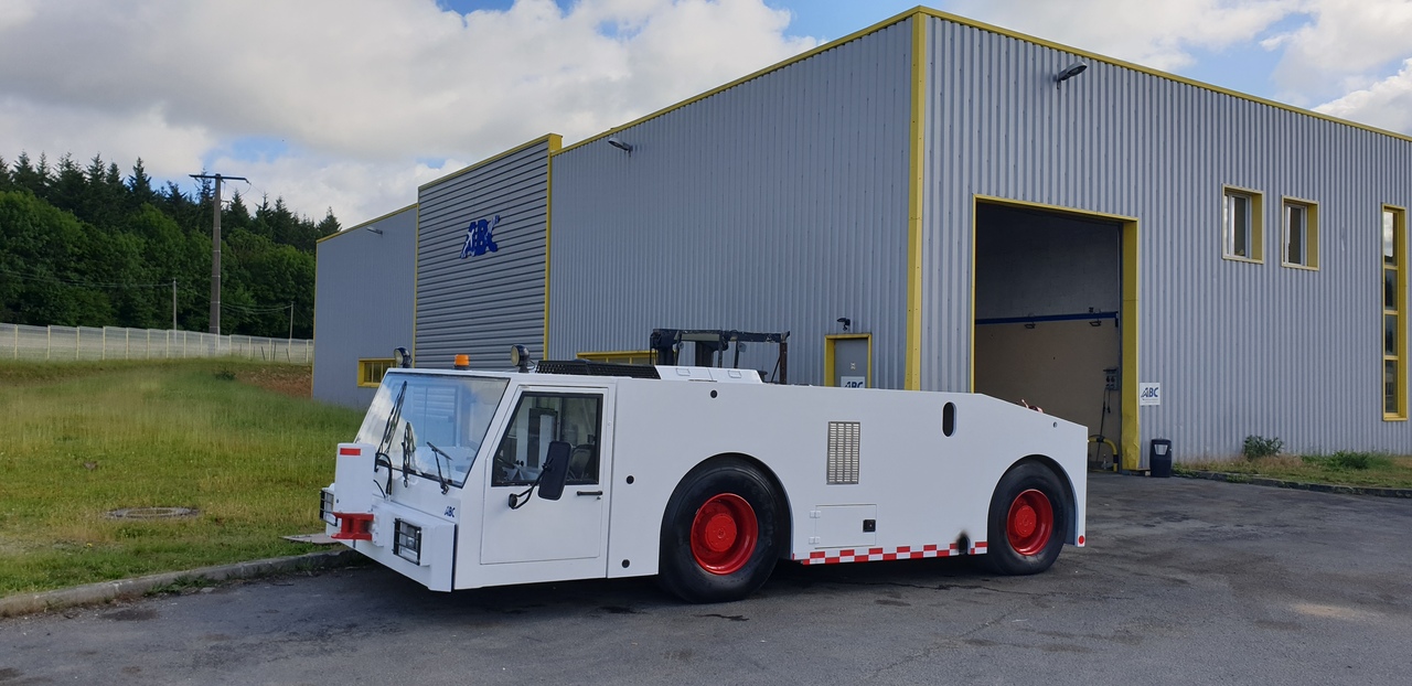 SOVAM K250 - Аеродромний тягач: фото 2 SOVAM K250 - Аеродромний тягач: фото 2
