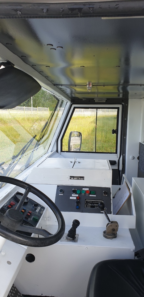 SOVAM K250 - Аеродромний тягач: фото 4 SOVAM K250 - Аеродромний тягач: фото 4