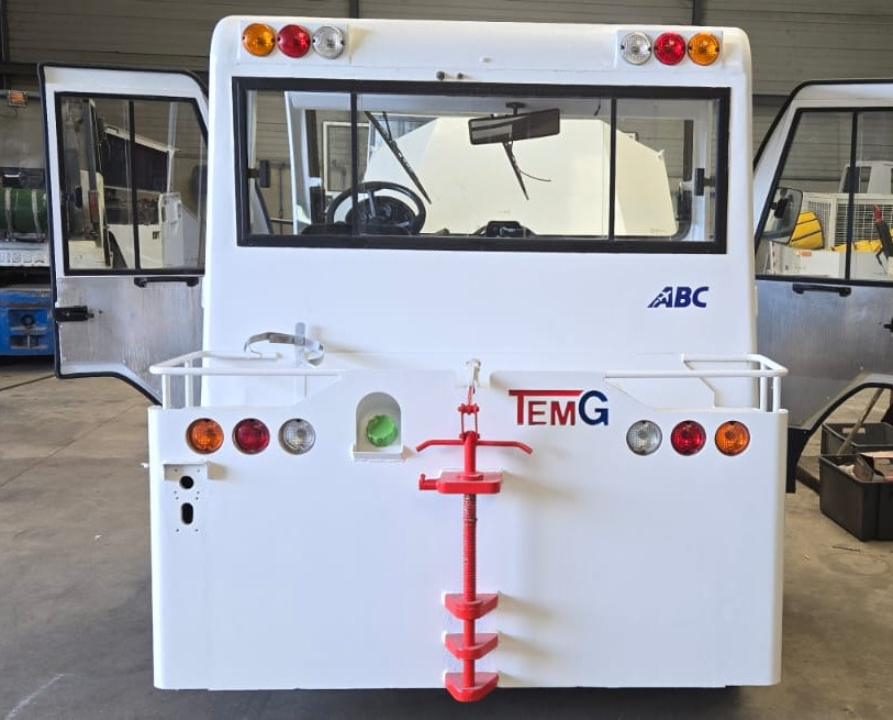 TEMG TRACTOR/DIESEL TG5006 - Багажний тягач: фото 3 TEMG TRACTOR/DIESEL TG5006 - Багажний тягач: фото 3
