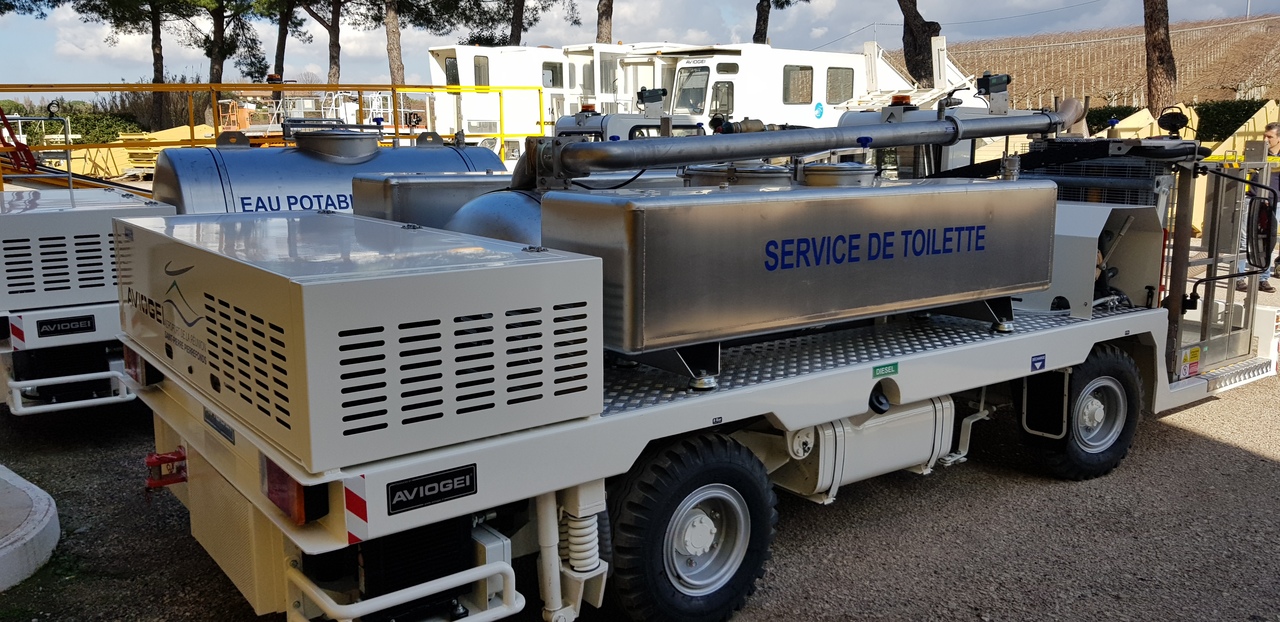 Toilet Truck Aviogei VSTM - Машина для обслуговування туалетних відсіків: фото 1 Toilet Truck Aviogei VSTM - Машина для обслуговування туалетних відсіків: фото 1