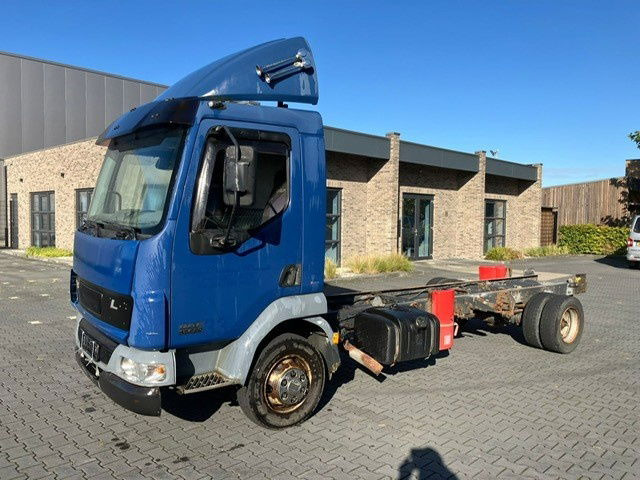 DAF LF 220 FA45.220 LF - Вантажівка шасі: фото 1 DAF LF 220 FA45.220 LF - Вантажівка шасі: фото 1