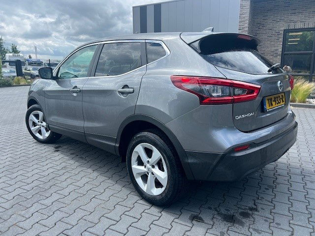Nissan Qashqai 1.2 - Позашляховик: фото 3 Nissan Qashqai 1.2 - Позашляховик: фото 3