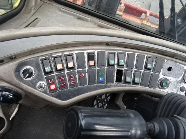 Дизельний навантажувач Svetruck (available for rent) 15120: фото 16