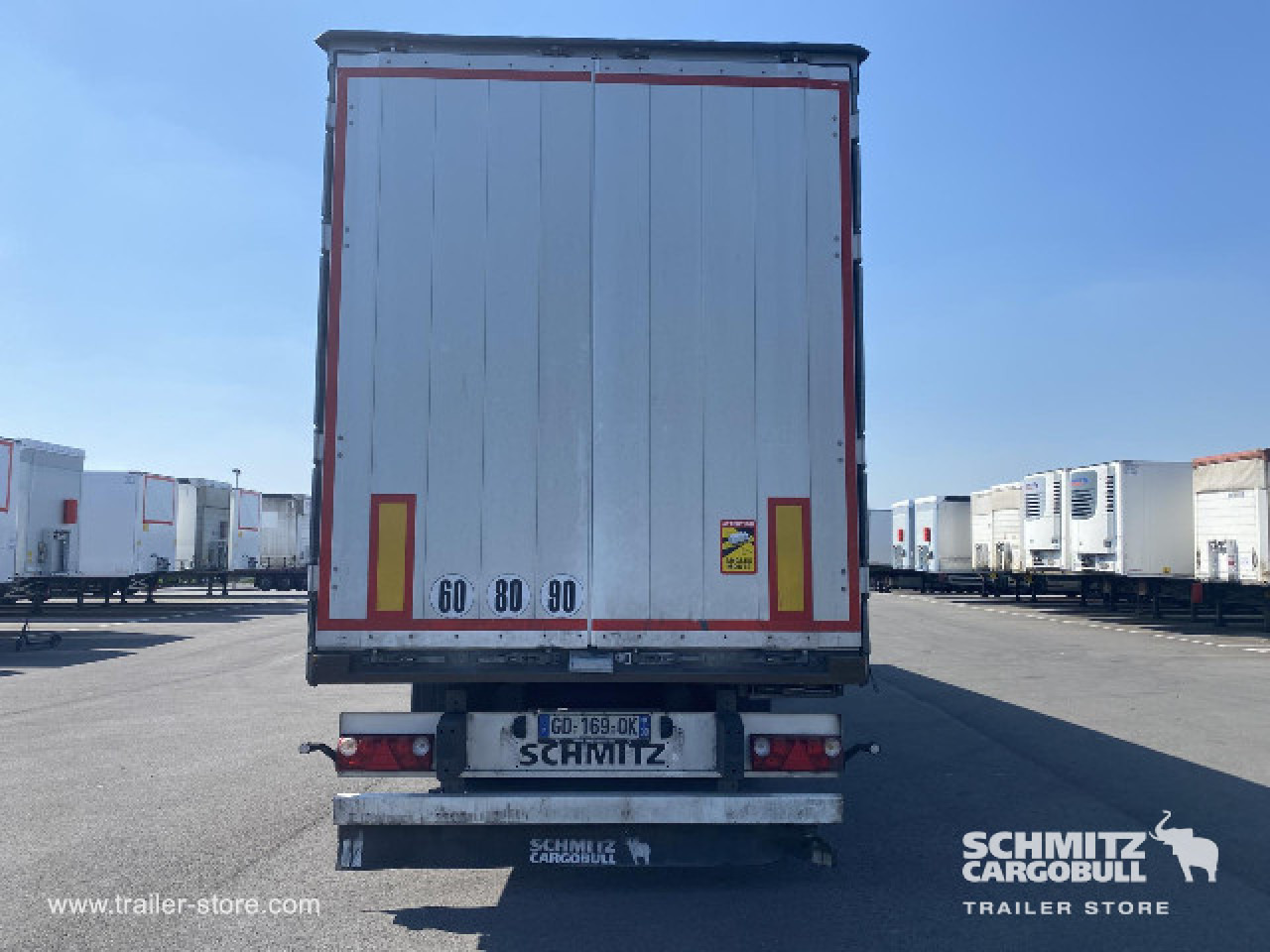 SCHMITZ Curtainsider Standard - Тентований напівпричіп: фото 3 SCHMITZ Curtainsider Standard - Тентований напівпричіп: фото 3