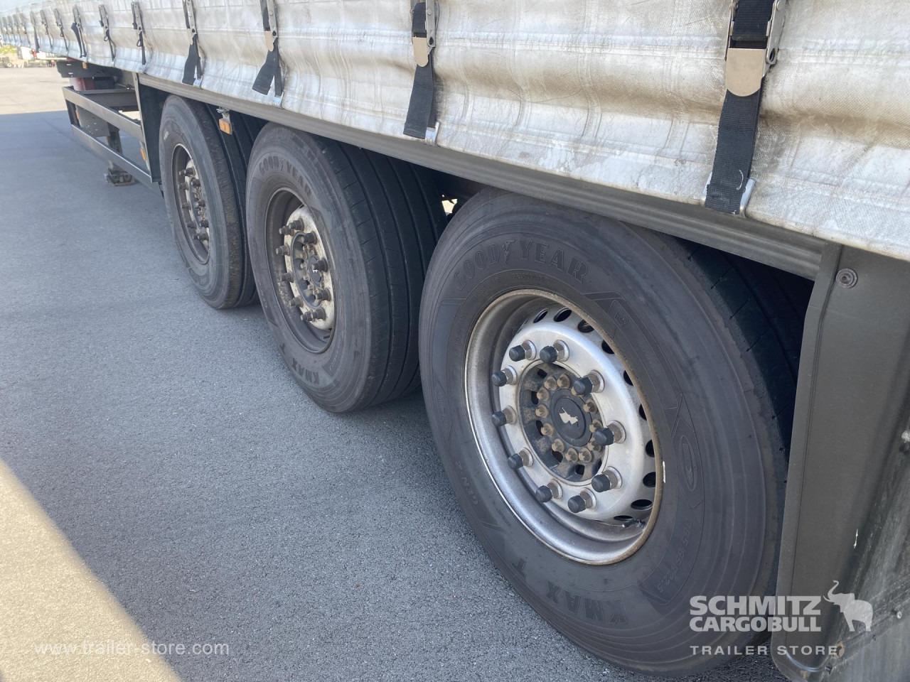 SCHMITZ Curtainsider Standard - Тентований напівпричіп: фото 2 SCHMITZ Curtainsider Standard - Тентований напівпричіп: фото 2