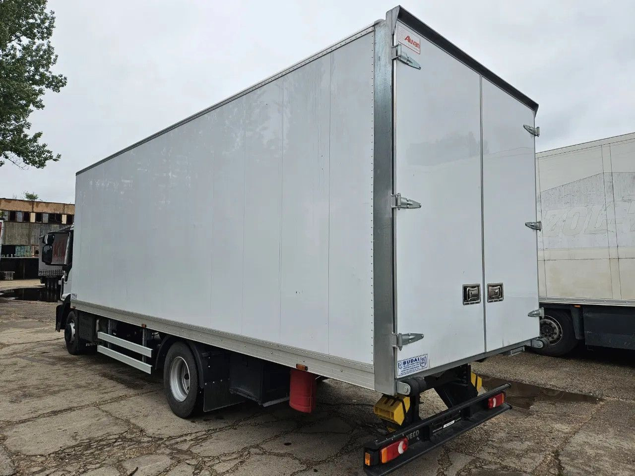 Iveco EuroCargo 120 - 210 BOX 12t Only 7554 km - Вантажівка з закритим кузовом: фото 4 Iveco EuroCargo 120 - 210 BOX 12t Only 7554 km - Вантажівка з закритим кузовом: фото 4