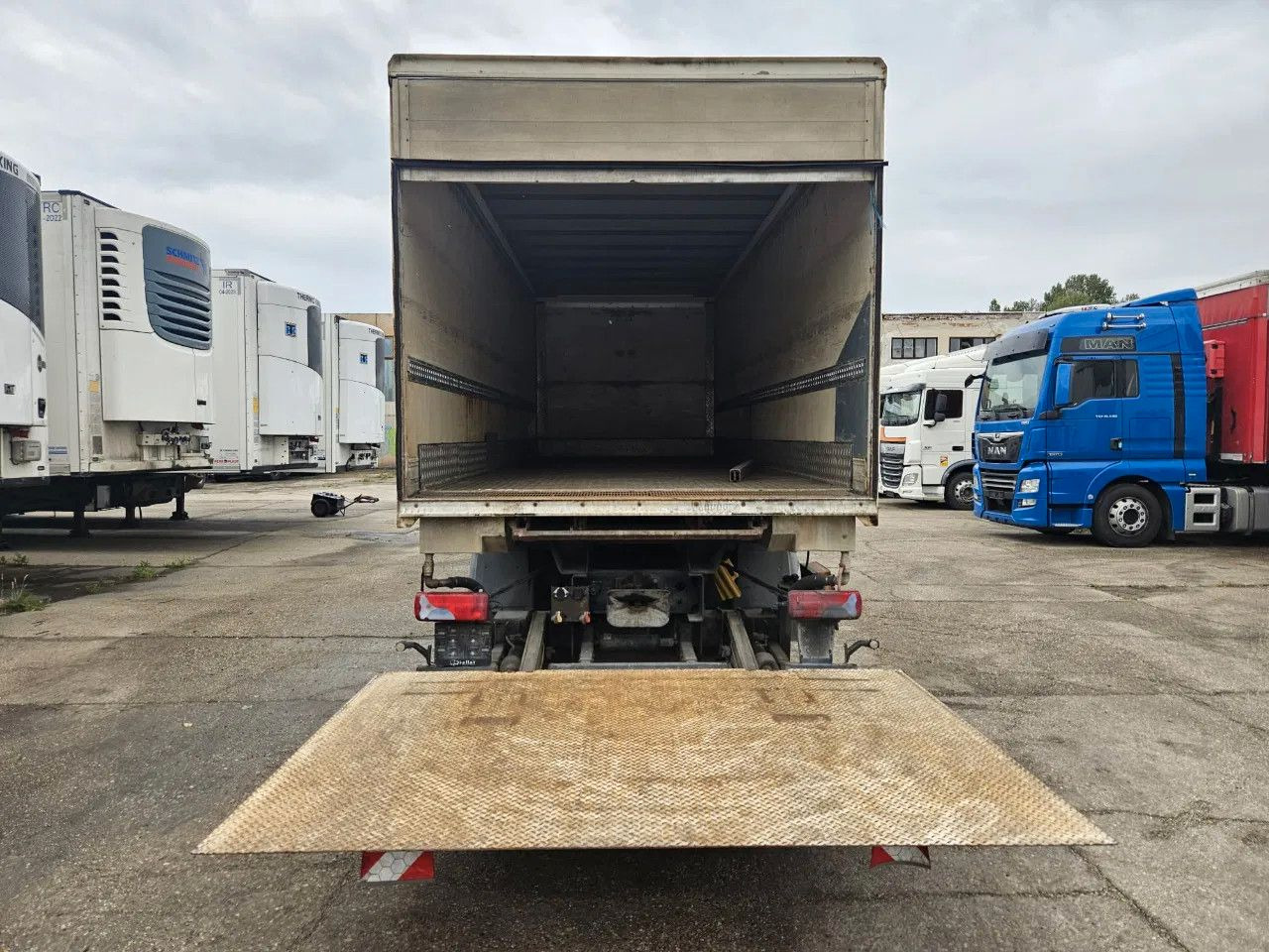 MAN TGA 26.400 BDF Tail Lift Euro5, New Smart2 Tacho - Контейнеровоз/ Змінний кузов вантажівка: фото 5 MAN TGA 26.400 BDF Tail Lift Euro5, New Smart2 Tacho - Контейнеровоз/ Змінний кузов вантажівка: фото 5