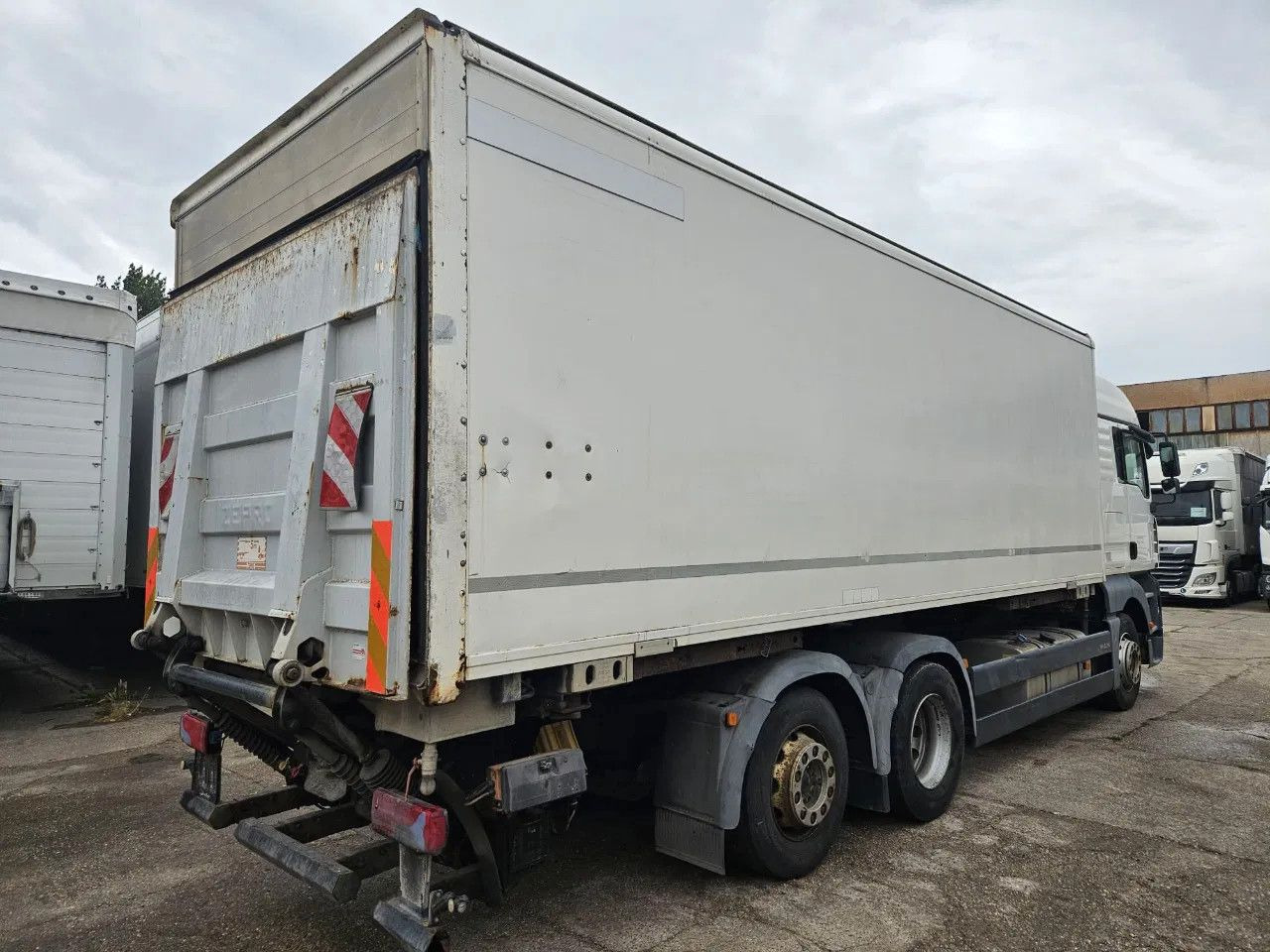 MAN TGA 26.400 BDF Tail Lift Euro5, New Smart2 Tacho - Контейнеровоз/ Змінний кузов вантажівка: фото 3 MAN TGA 26.400 BDF Tail Lift Euro5, New Smart2 Tacho - Контейнеровоз/ Змінний кузов вантажівка: фото 3