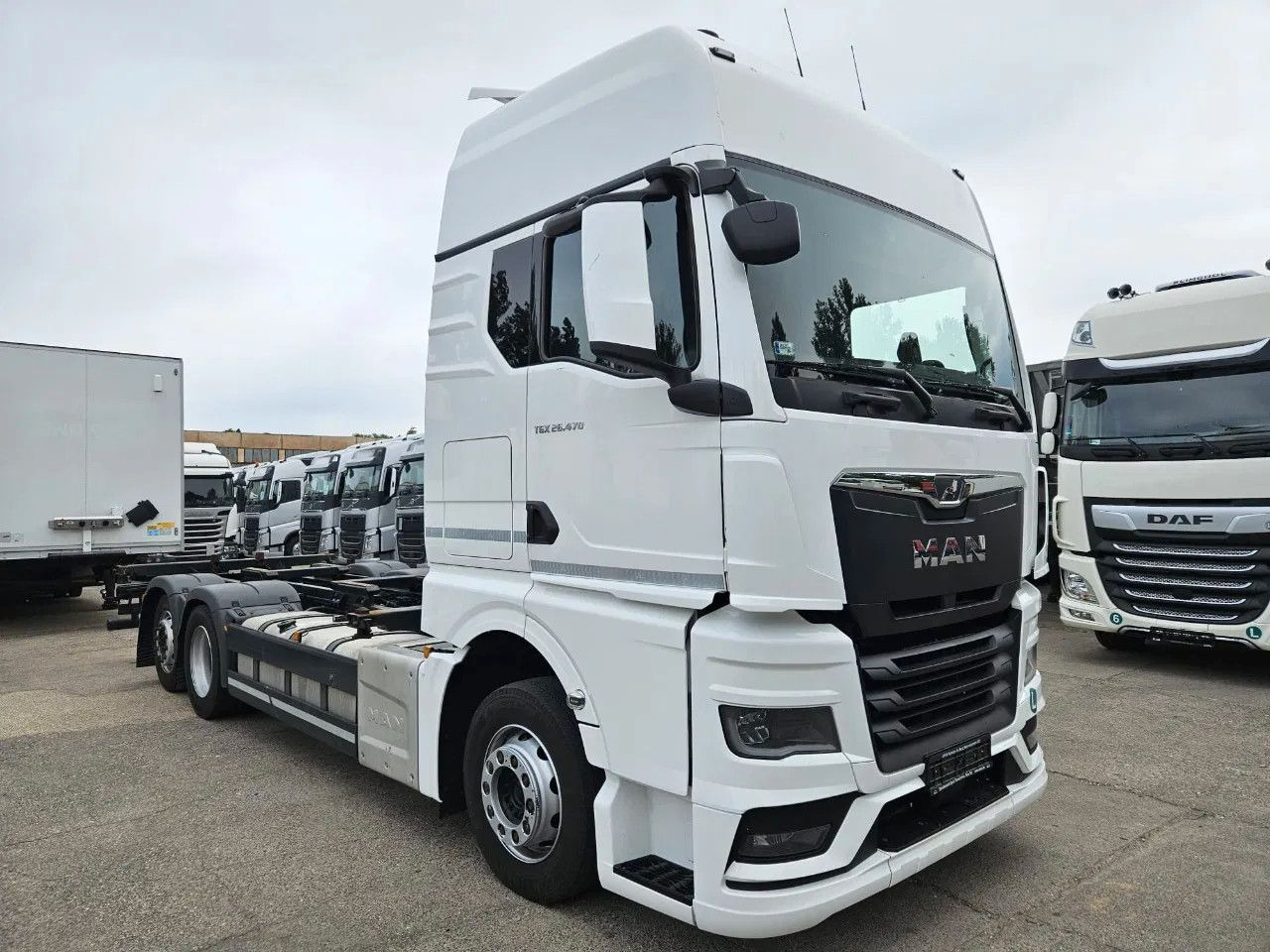 MAN TGX 26.470 XXL BDF 6x2 2 units, NAVI, Lift Axle - Контейнеровоз/ Змінний кузов вантажівка: фото 2 MAN TGX 26.470 XXL BDF 6x2 2 units, NAVI, Lift Axle - Контейнеровоз/ Змінний кузов вантажівка: фото 2