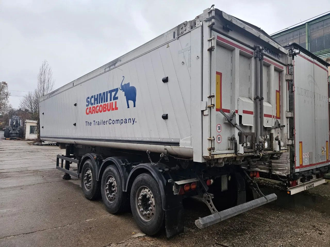 Schmitz Cargobull Gotha SGF S3, 45m3, Alloy wheels, Lift axle - Самоскид напівпричіп: фото 4 Schmitz Cargobull Gotha SGF S3, 45m3, Alloy wheels, Lift axle - Самоскид напівпричіп: фото 4