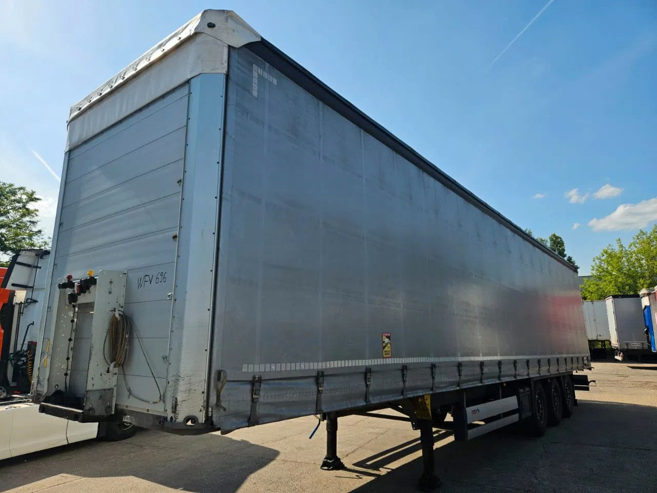 Schmitz Cargobull SCB S3T Standard 14 units! Lifting Axle A&C, XL - Тентований напівпричіп: фото 2 Schmitz Cargobull SCB S3T Standard 14 units! Lifting Axle A&C, XL - Тентований напівпричіп: фото 2