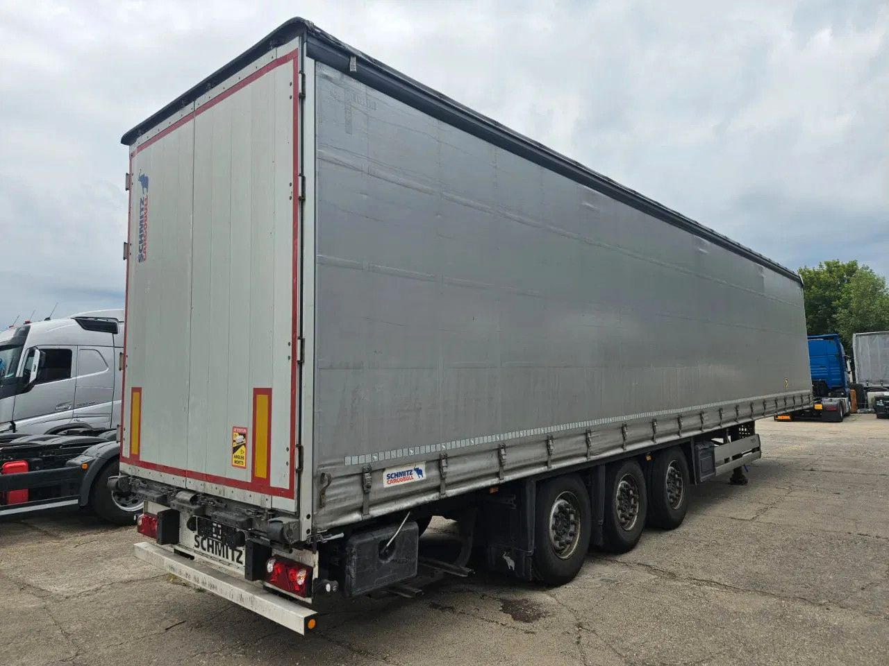 Schmitz Cargobull SCB S3T Standard 3 units! Lifting Axle A&C, XL C - Тентований напівпричіп: фото 4 Schmitz Cargobull SCB S3T Standard 3 units! Lifting Axle A&C, XL C - Тентований напівпричіп: фото 4