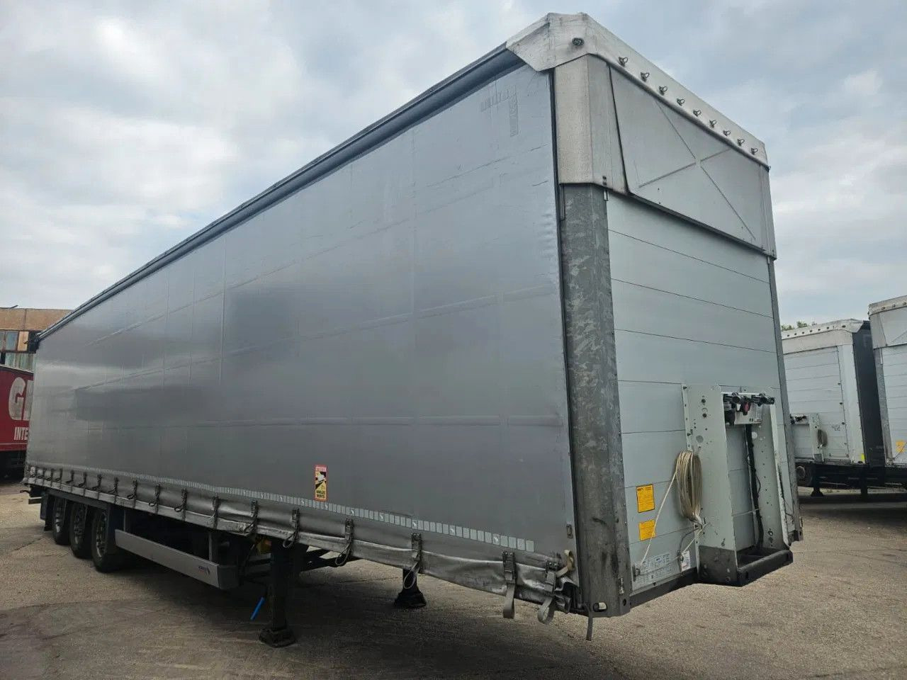 Schmitz Cargobull SCB S3T VARIOS 2 units! Lifting Axle A&C, XL Cod - Тентований напівпричіп: фото 2 Schmitz Cargobull SCB S3T VARIOS 2 units! Lifting Axle A&C, XL Cod - Тентований напівпричіп: фото 2