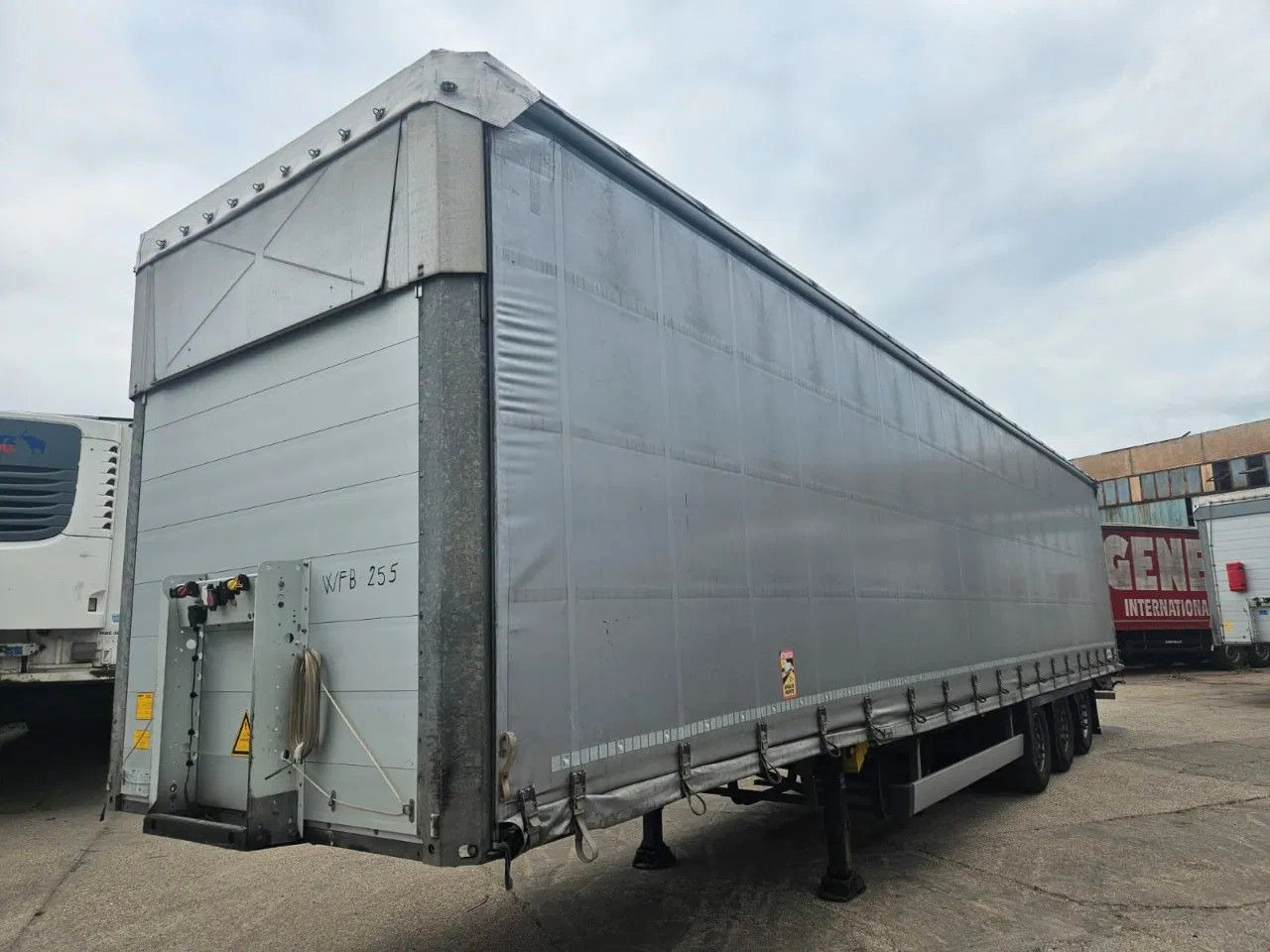 Schmitz Cargobull SCB S3T VARIOS 2 units! Lifting Axle A&C, XL Cod - Тентований напівпричіп: фото 1 Schmitz Cargobull SCB S3T VARIOS 2 units! Lifting Axle A&C, XL Cod - Тентований напівпричіп: фото 1