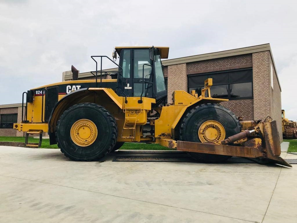 CAT 824 G - Бульдозер: фото 2 CAT 824 G - Бульдозер: фото 2