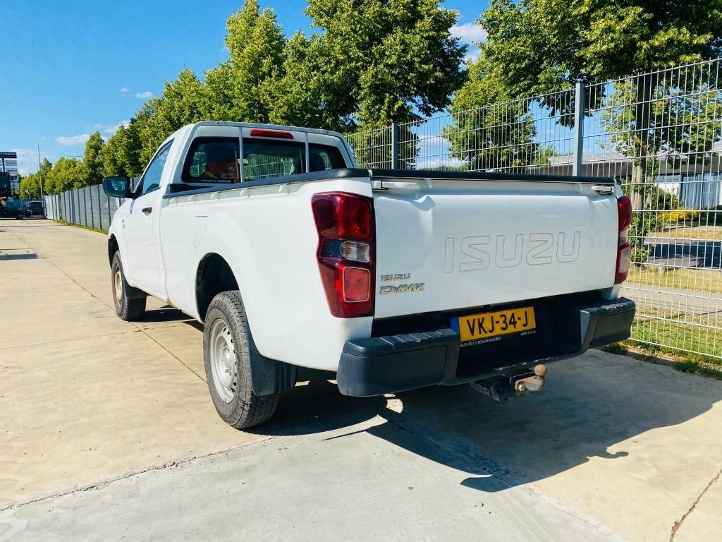 Isuzu D-Max Socage - Легковий автомобіль: фото 4 Isuzu D-Max Socage - Легковий автомобіль: фото 4
