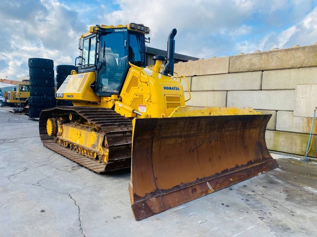 Komatsu D 61 PXI-24E0 - Бульдозер: фото 3 Komatsu D 61 PXI-24E0 - Бульдозер: фото 3