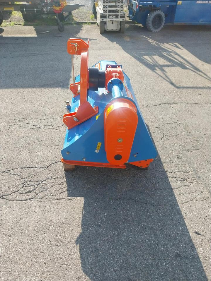 Mulcher Schlegelmulcher Stark KM 155 Mähwerk - Косарка-подрібнювач: фото 5 Mulcher Schlegelmulcher Stark KM 155 Mähwerk - Косарка-подрібнювач: фото 5