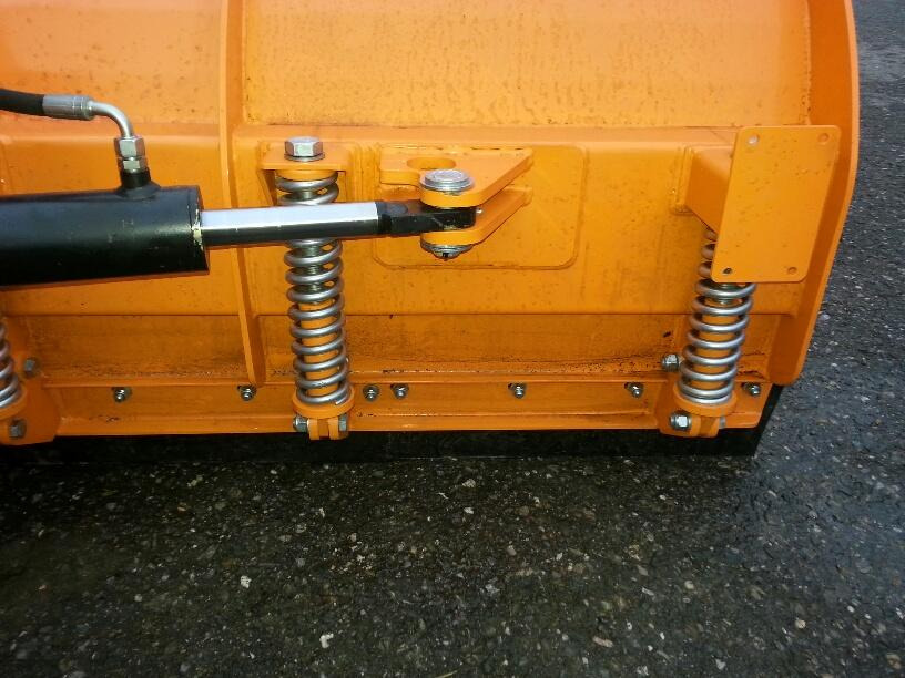 Schneeschild 2,6m Komatsu Atlas Schlepper Radlader Hoflader - Відвал для снігу: фото 5 Schneeschild 2,6m Komatsu Atlas Schlepper Radlader Hoflader - Відвал для снігу: фото 5