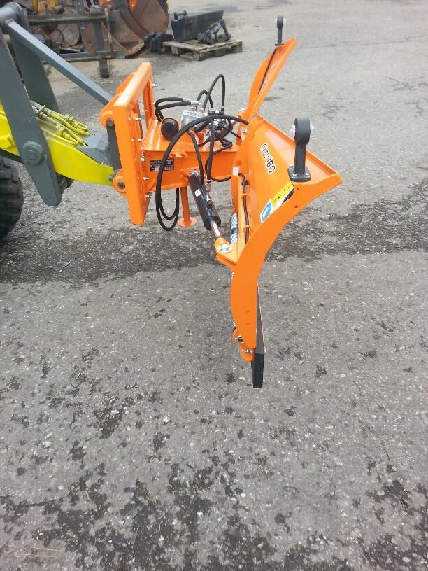 Schneeschild V 1,8m Samasz Schlepper Radlader Hoflader Frontlader - Відвал для снігу: фото 3 Schneeschild V 1,8m Samasz Schlepper Radlader Hoflader Frontlader - Відвал для снігу: фото 3