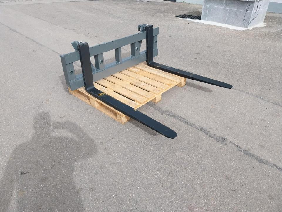 Neue Palettengabel 2,5to 1,5m breit Euro Gabel Frontlader Fendt - Вила: фото 1 Neue Palettengabel 2,5to 1,5m breit Euro Gabel Frontlader Fendt - Вила: фото 1