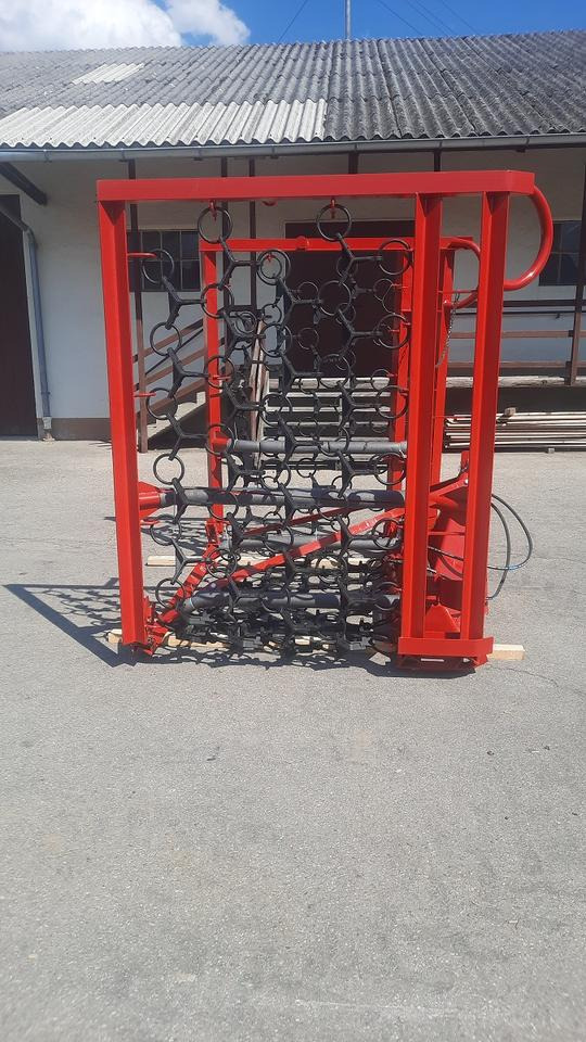 Neue Wiesenegge 6m hydraulisch Wiesenschleppe Fendt Schlepper - Луговa борона: фото 5 Neue Wiesenegge 6m hydraulisch Wiesenschleppe Fendt Schlepper - Луговa борона: фото 5