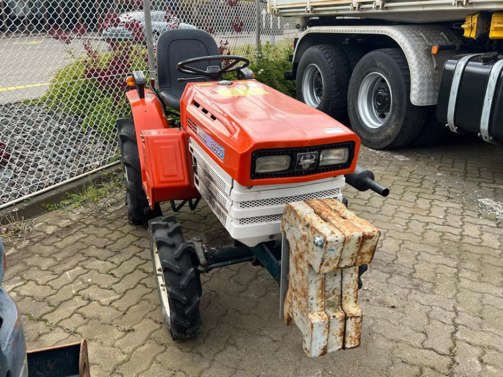KUBOTA Trecker 1400 Diverse mit Zapfwelle am Heck und Heuwender - Мінітрактор: фото 4 KUBOTA Trecker 1400 Diverse mit Zapfwelle am Heck und Heuwender - Мінітрактор: фото 4