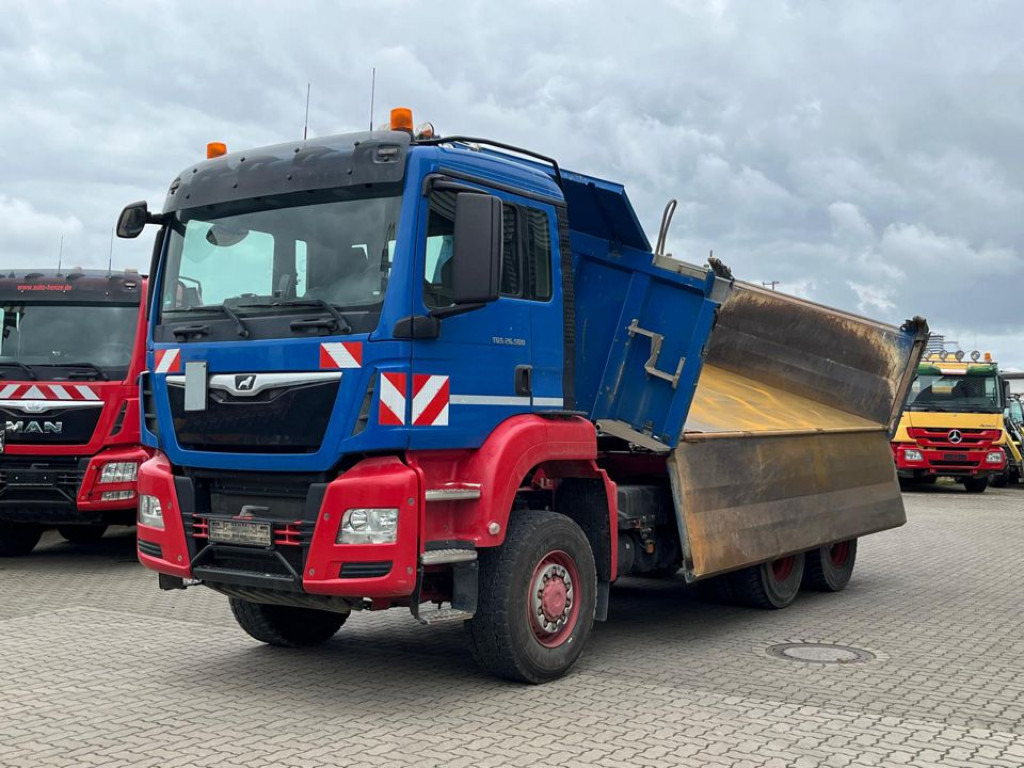 MAN TG-S 26.500 6x6 BB 3-Achs Allradkipper Bordmatik - Самоскид вантажівка: фото 1 MAN TG-S 26.500 6x6 BB 3-Achs Allradkipper Bordmatik - Самоскид вантажівка: фото 1