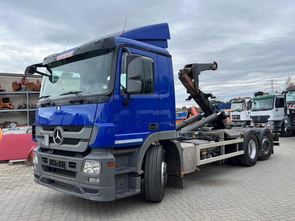 MERCEDES-BENZ Actros 2541 L6x2 Abrollkipper Meiller Schub+Knick - Гаковий мультиліфт вантажівка: фото 1 MERCEDES-BENZ Actros 2541 L6x2 Abrollkipper Meiller Schub+Knick - Гаковий мультиліфт вантажівка: фото 1