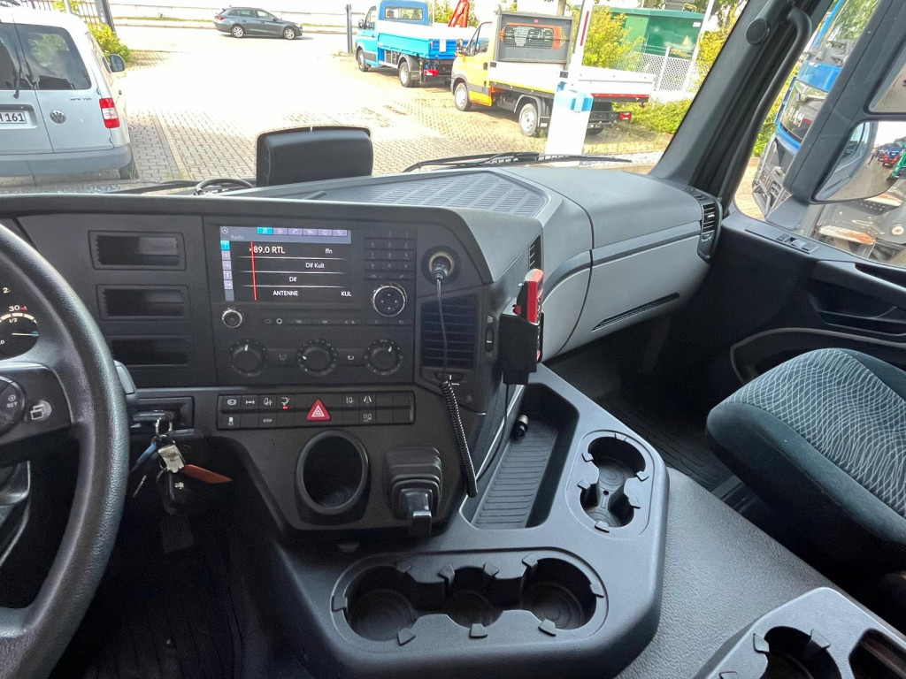 MERCEDES-BENZ Antos 1830 L nR 4x2 Standardkoffer LBW LBW 2to+Funk - Вантажівка з закритим кузовом: фото 4 MERCEDES-BENZ Antos 1830 L nR 4x2 Standardkoffer LBW LBW 2to+Funk - Вантажівка з закритим кузовом: фото 4