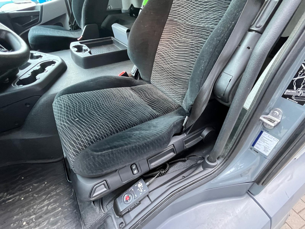 MERCEDES-BENZ Antos 1830 L nR 4x2 Standardkoffer LBW LBW 2to+Funk - Вантажівка з закритим кузовом: фото 5 MERCEDES-BENZ Antos 1830 L nR 4x2 Standardkoffer LBW LBW 2to+Funk - Вантажівка з закритим кузовом: фото 5