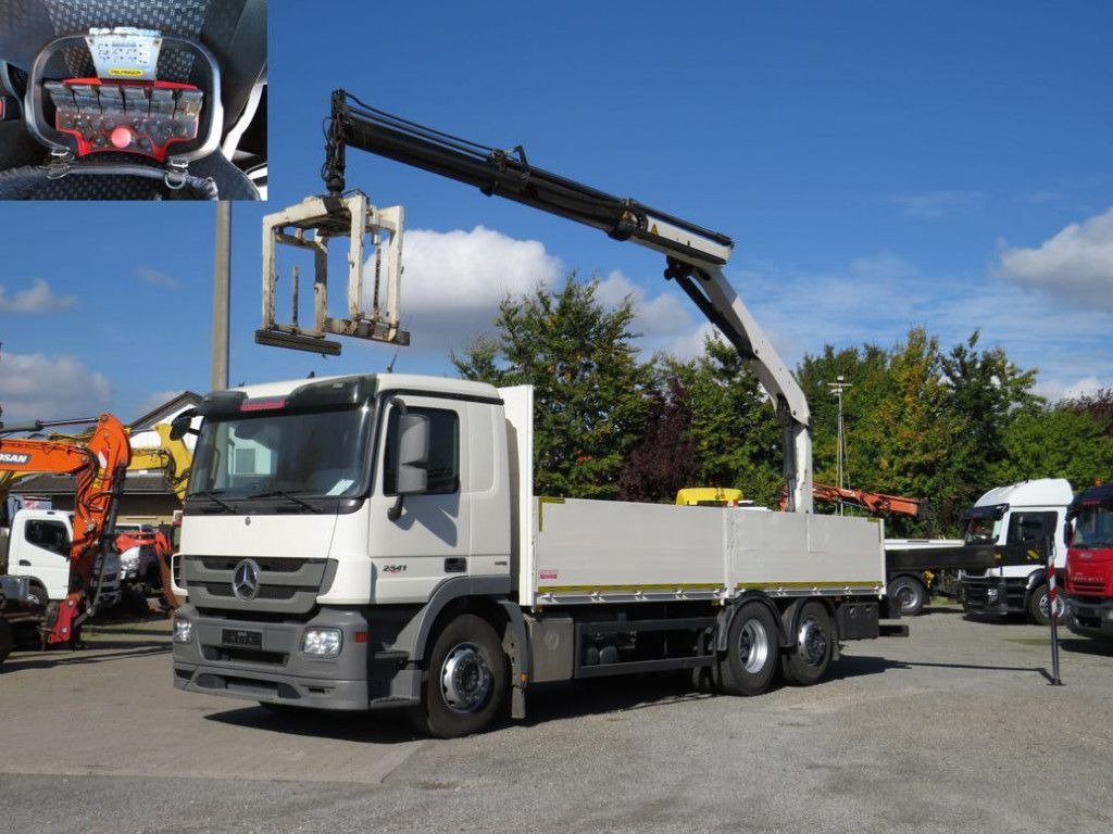 Mercedes-Benz Actros 2541 L6x2 Pritsche Heckkran Funk - Бортова вантажівка/ Платформа, Вантажівка з маніпулятором: фото 1 Mercedes-Benz Actros 2541 L6x2 Pritsche Heckkran Funk - Бортова вантажівка/ Платформа, Вантажівка з маніпулятором: фото 1