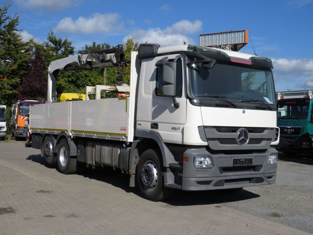 Mercedes-Benz Actros 2541 L6x2 Pritsche Heckkran Funk - Вантажівка з маніпулятором, Бортова вантажівка/ Платформа: фото 3 Mercedes-Benz Actros 2541 L6x2 Pritsche Heckkran Funk - Вантажівка з маніпулятором, Бортова вантажівка/ Платформа: фото 3