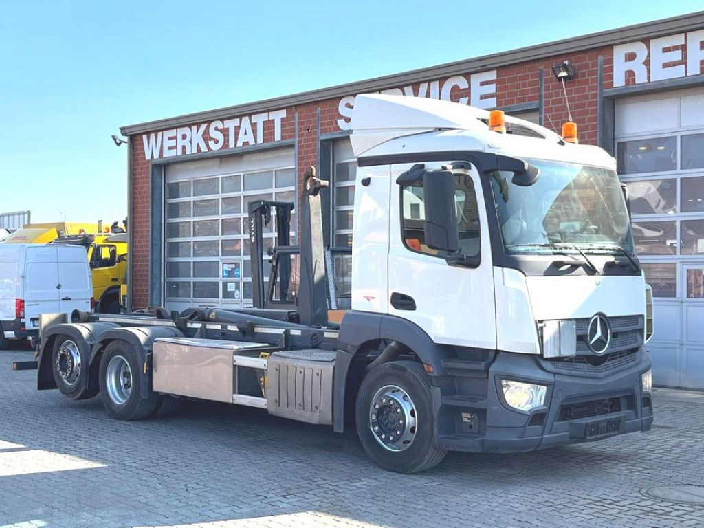 Mercedes-Benz Actros 2543 L 6x2 Abrollkipper MeillerLenk/Lift - Гаковий мультиліфт вантажівка: фото 2 Mercedes-Benz Actros 2543 L 6x2 Abrollkipper MeillerLenk/Lift - Гаковий мультиліфт вантажівка: фото 2