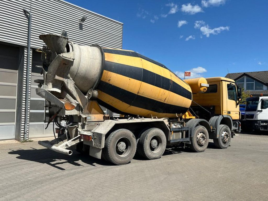 Mercedes-Benz Actros 3241 B 8x4 Betonmischer Liebherr, Deutsc - Гаковий мультиліфт вантажівка: фото 4 Mercedes-Benz Actros 3241 B 8x4 Betonmischer Liebherr, Deutsc - Гаковий мультиліфт вантажівка: фото 4