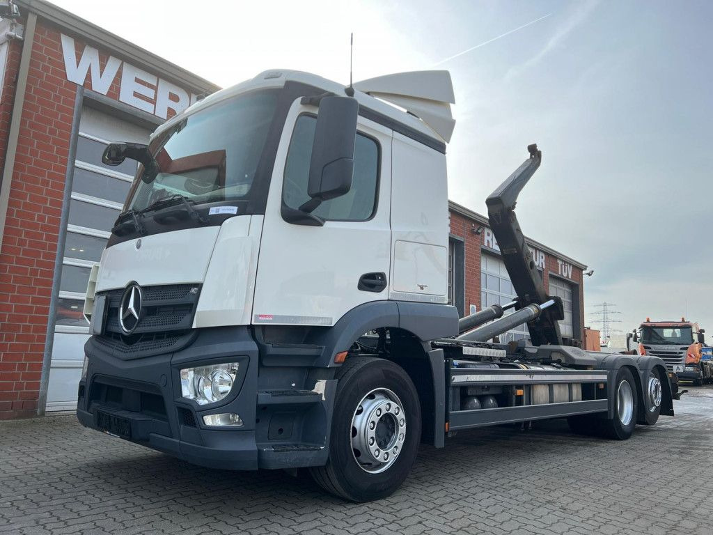 Mercedes-Benz Actros neu 2543 L 6x2 Abrollkipper Meiller Funk - Гаковий мультиліфт вантажівка: фото 1 Mercedes-Benz Actros neu 2543 L 6x2 Abrollkipper Meiller Funk - Гаковий мультиліфт вантажівка: фото 1