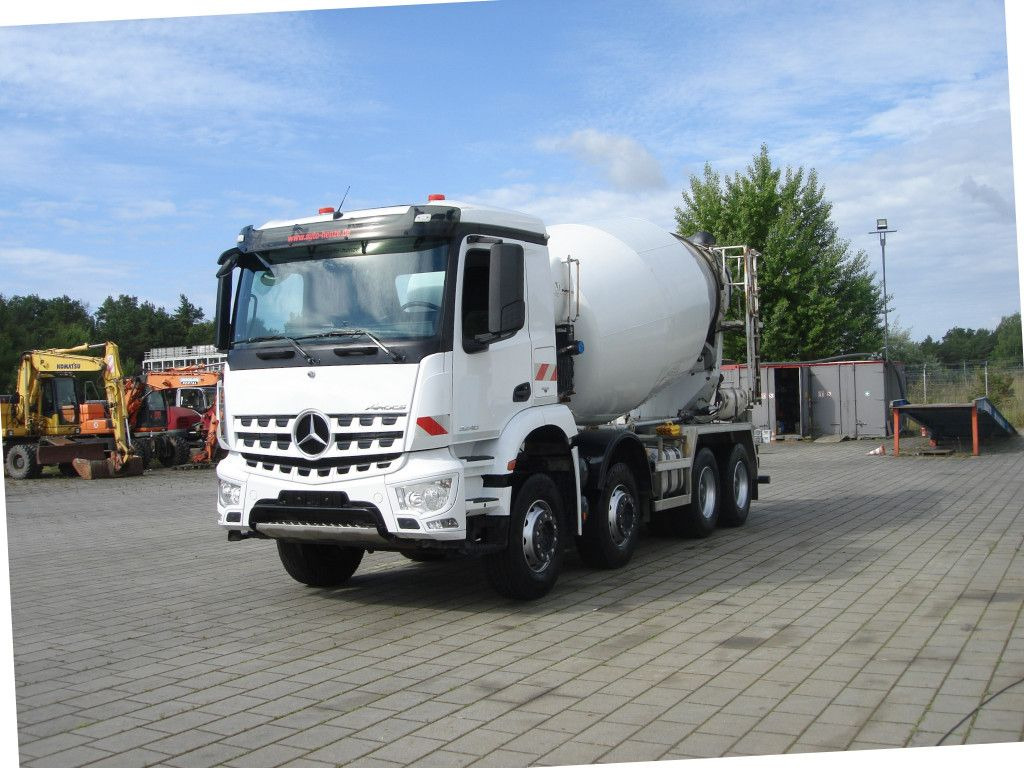 Mercedes-Benz Arocs 3240 B 8x4 Betonmischer Deutsch Top AP Ach - Автобетонозмішувач: фото 2 Mercedes-Benz Arocs 3240 B 8x4 Betonmischer Deutsch Top AP Ach - Автобетонозмішувач: фото 2