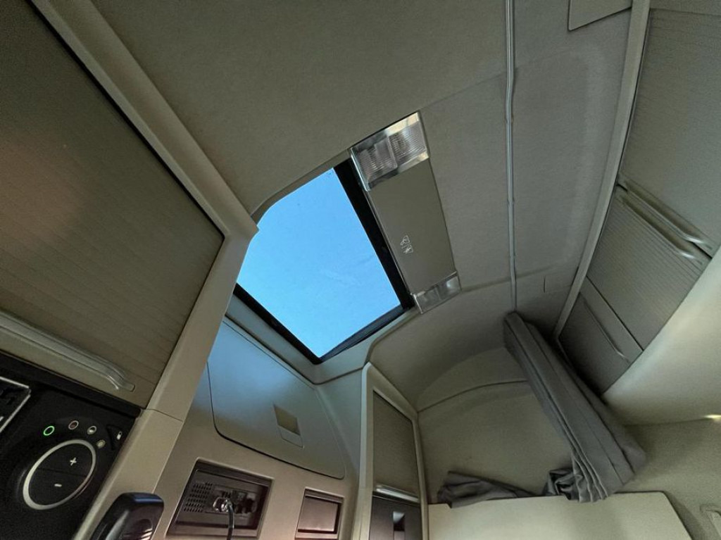 VOLVO (S) Truck FH 500 6x2 Abrollkipper Funkfernbedienung - Гаковий мультиліфт вантажівка: фото 2 VOLVO (S) Truck FH 500 6x2 Abrollkipper Funkfernbedienung - Гаковий мультиліфт вантажівка: фото 2