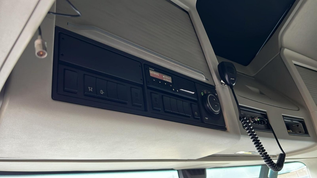 VOLVO (S) Truck FH 500 6x2 Abrollkipper Funkfernbedienung - Гаковий мультиліфт вантажівка: фото 2 VOLVO (S) Truck FH 500 6x2 Abrollkipper Funkfernbedienung - Гаковий мультиліфт вантажівка: фото 2