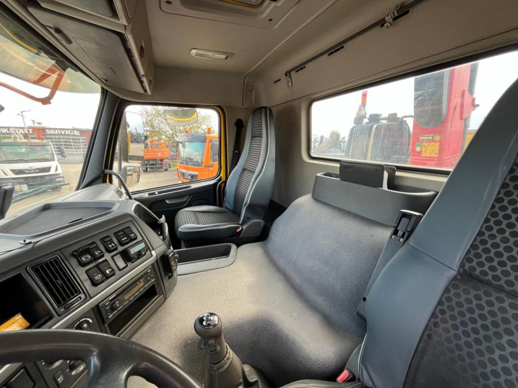 VOLVO (S) Truck FM 330 4x4 Pritsche Kran Singelreifen Funkfernbedienung - Бортова вантажівка/ Платформа, Вантажівка з маніпулятором: фото 2 VOLVO (S) Truck FM 330 4x4 Pritsche Kran Singelreifen Funkfernbedienung - Бортова вантажівка/ Платформа, Вантажівка з маніпулятором: фото 2
