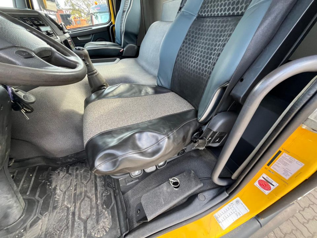 VOLVO (S) Truck FM 330 4x4 Pritsche Kran Singelreifen Funkfernbedienung - Бортова вантажівка/ Платформа, Вантажівка з маніпулятором: фото 3 VOLVO (S) Truck FM 330 4x4 Pritsche Kran Singelreifen Funkfernbedienung - Бортова вантажівка/ Платформа, Вантажівка з маніпулятором: фото 3