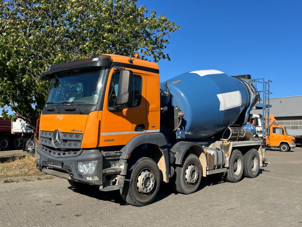 MERCEDES-BENZ Arocs 3236 8x4 Betonmischer Deutsch Top AP Achsen - Вантажівка: фото 1 MERCEDES-BENZ Arocs 3236 8x4 Betonmischer Deutsch Top AP Achsen - Вантажівка: фото 1