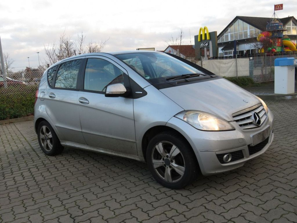 Mercedes-Benz A-Klasse 200 Avantgarde PKW - Вантажівка: фото 2 Mercedes-Benz A-Klasse 200 Avantgarde PKW - Вантажівка: фото 2
