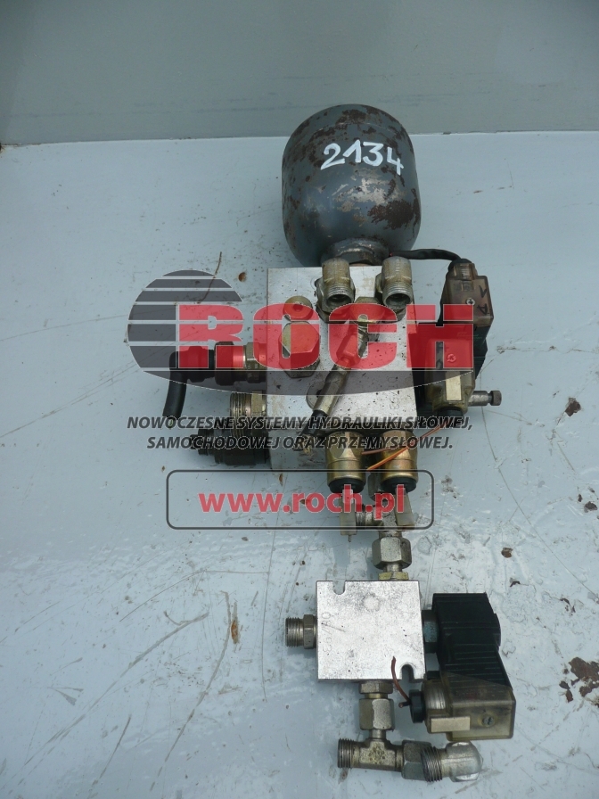 GIB2-ZF + 296085 24VDC-4A + 296085 24VDC-4A + HYDROAKUMULATOR 0,7L - Гідравлічний клапан в категорії Колісні екскаватори: фото 1 GIB2-ZF + 296085 24VDC-4A + 296085 24VDC-4A + HYDROAKUMULATOR 0,7L - Гідравлічний клапан в категорії Колісні екскаватори: фото 1