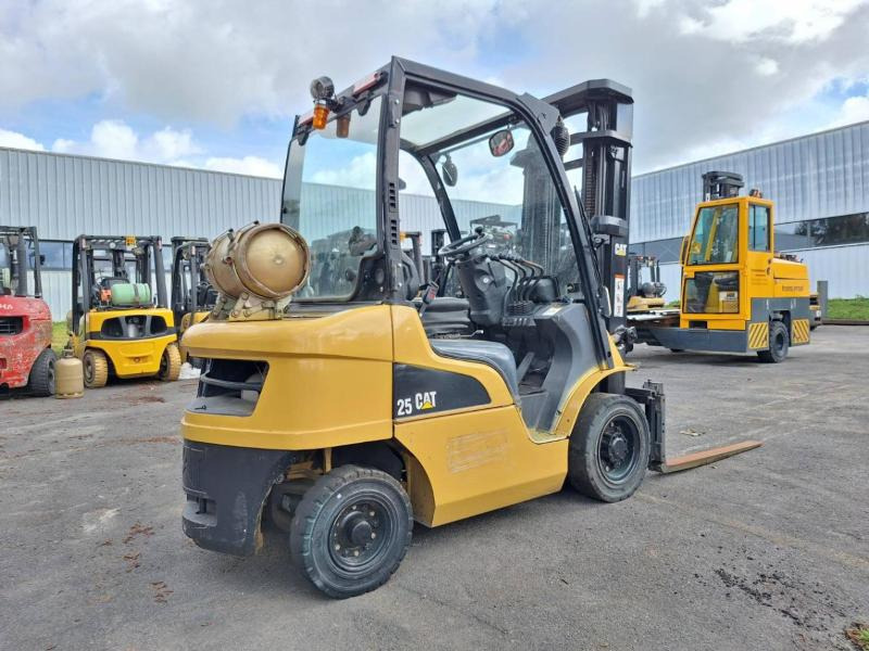 Caterpillar GP25N - Газовий навантажувач: фото 5 Caterpillar GP25N - Газовий навантажувач: фото 5
