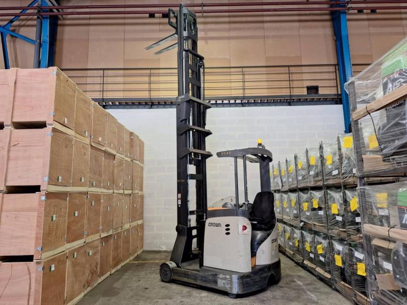 Рiч-трак Crown ESR 5260: фото 15 Рiч-трак Crown ESR 5260: фото 15